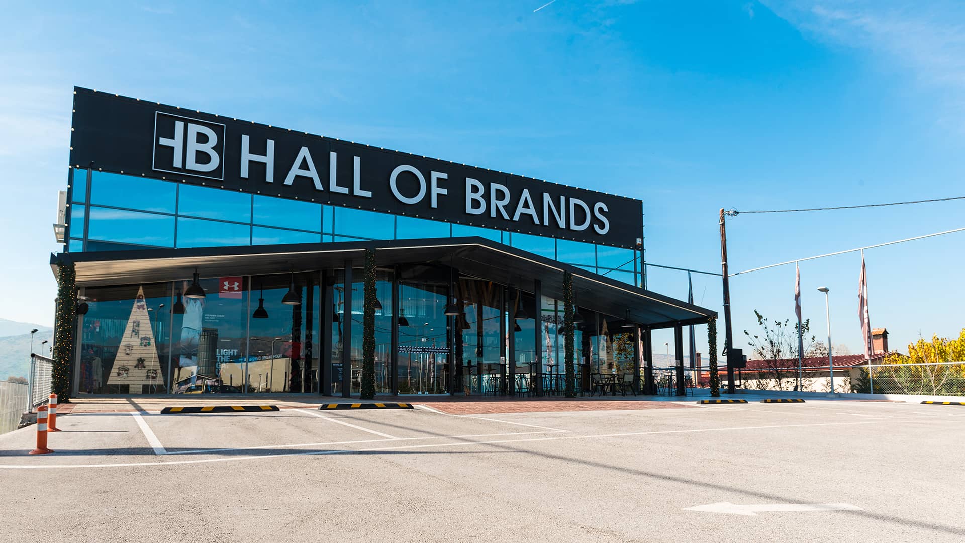 Εξοπλισμός καταστήματος Hall of Brands στα Ιωάννινα