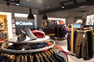 Columbia-Mega-Outlet-Athlitika-Photo-09 Εξοπλισμός και επίπλωση καταστημάτων αθλητικών ειδών