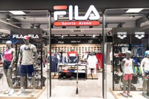 Fila-Saucony-Athlitika-Photo-02 Εξοπλισμός και επίπλωση αθλητικού καταστήματος