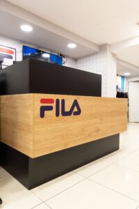 Fila-Saucony-Athlitika-Photo-20 Έπιπλο ταμείου αθλητικού καταστήματος