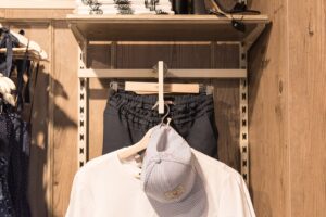 Funkybuddha-Nea-Smirni-Photo-14 Κολόνες διάτρησης σε μπεζ χρώμα