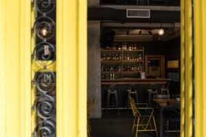 Gorilas-Cafe-Bar-Thessaloniki-Photo-03 Εξοπλισμός καφέ μπαρ στη Θεσσαλονίκη