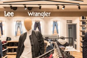 Lee-Wrangler-Cosmos-06 Κατασκευή κατστήματος Lee - Wrangler στο Mediterranean Cosmos