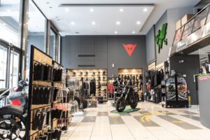Motoway-Kabranis-Thessaloniki-Photo-05 Εξοπλισμός και επίπλωση καταστήματος για κατάστημα ανταλλακτικών μοτοσυκλετών