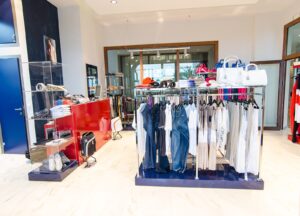 Rodanos-Armani-Portes-Katasthma-Endysh-Photo-15 Σταντ κρέμασης ρούχων