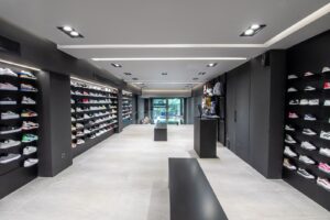 Skateshop-Glyfada-Photo-01 Εξοπλισμός με iHandle και σλατ σε skateshop στη Γλυφάδα