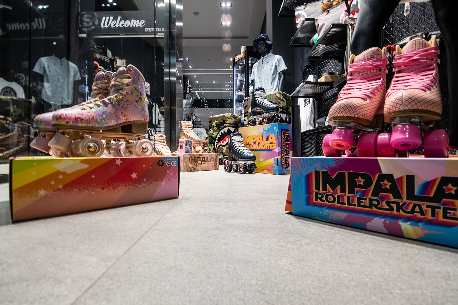 Εξοπλισμός με iHandle και σλατ σε skateshop στη Γλυφάδα