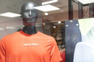 eRunning-Megaoutlet-Athlitika-Photo-05 Αθλητικές κούκλες βιτρίνας