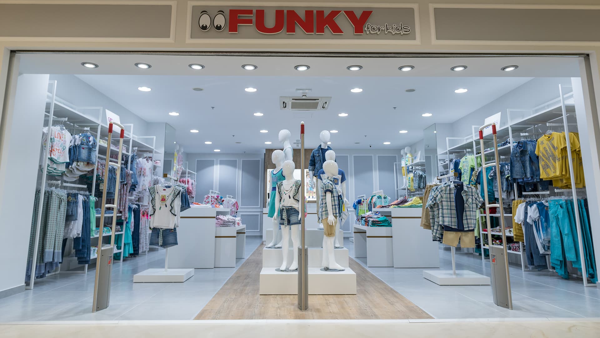 Eξοπλισμός και επίπλωση καταστήματος Funky for kids