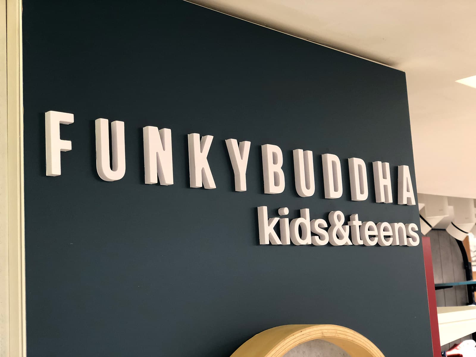 Εξοπλισμός και επίπλωση παιδικού καταστήματος, Funkybuddha kids & teens