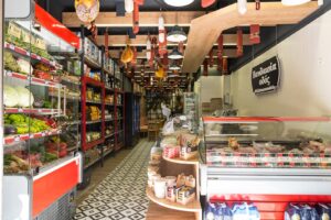 Εξοπλισμός - ράφια για κατάστημα delicatesen στη Θεσσαλονίκη